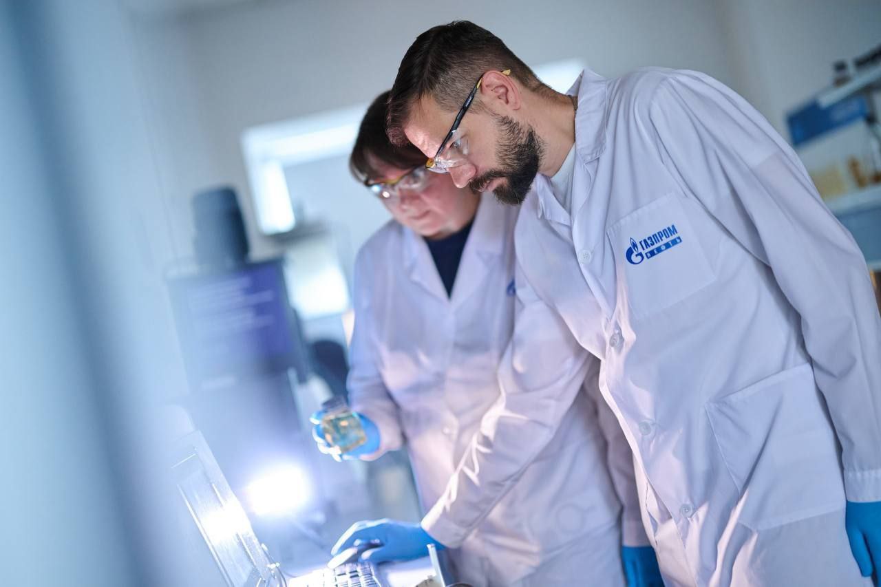 Специалист «Газпромнефть-СМ» представил учебное пособие для разработчиков смазочных материалов